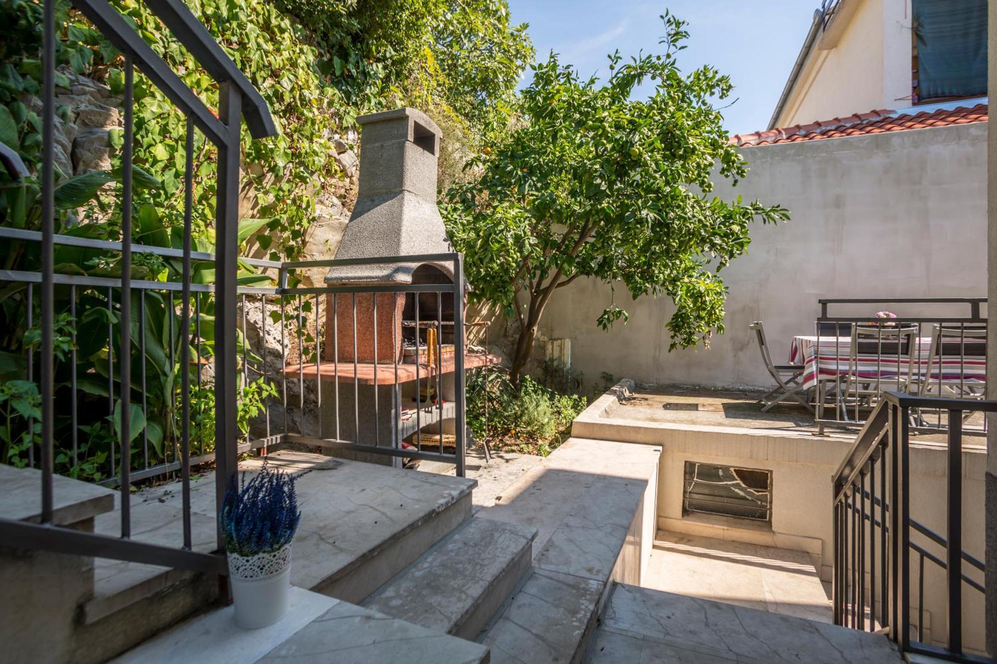 Holiday Home Petra Podstrana Bagian luar foto