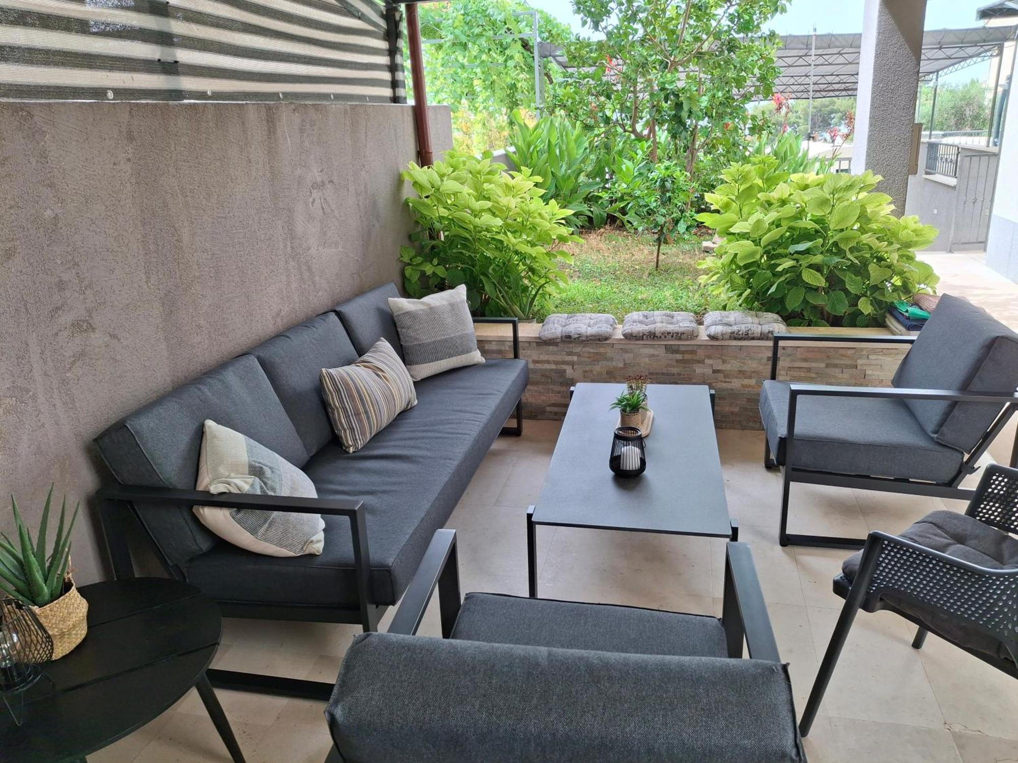 Holiday Home Petra Podstrana Bagian luar foto