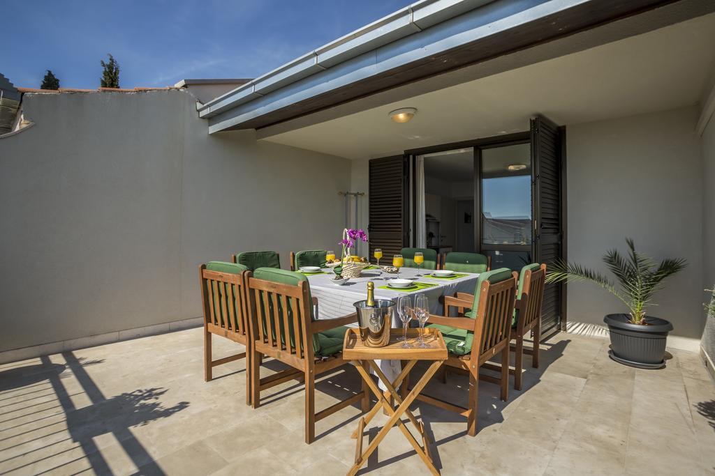 Holiday Home Petra Podstrana Bagian luar foto