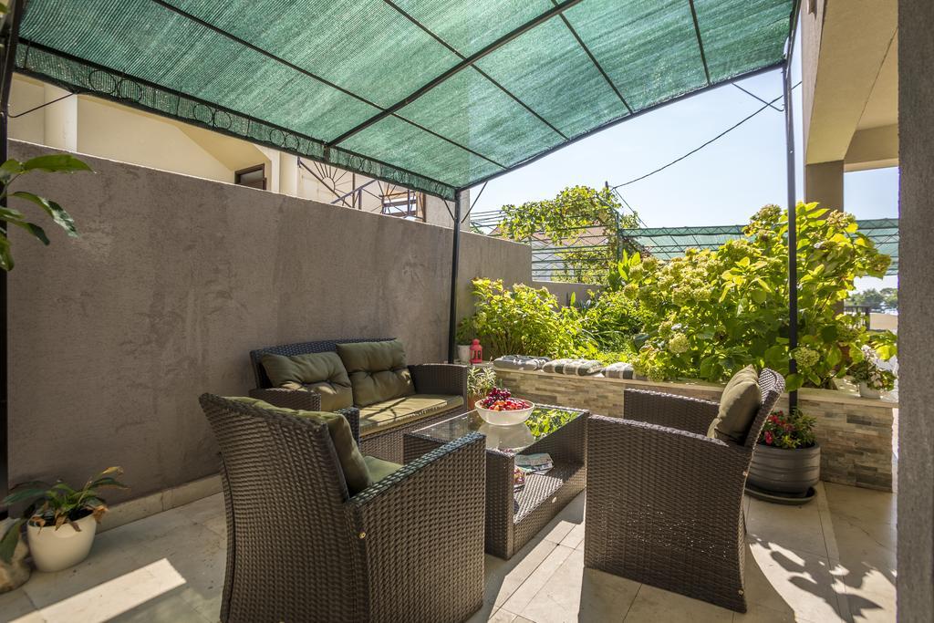 Holiday Home Petra Podstrana Bagian luar foto