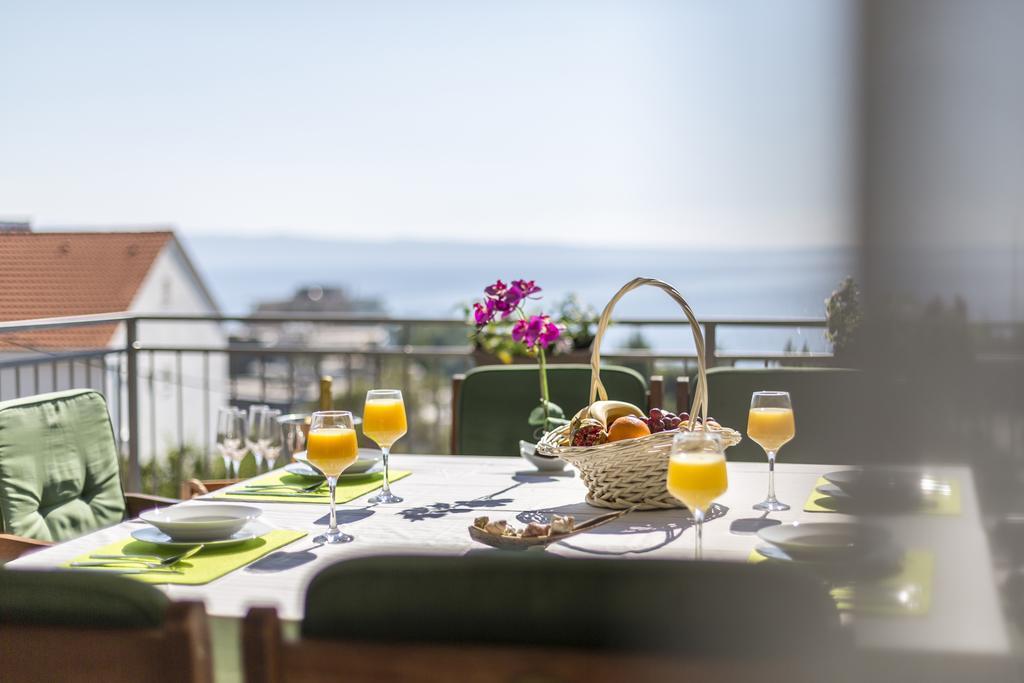 Holiday Home Petra Podstrana Bagian luar foto