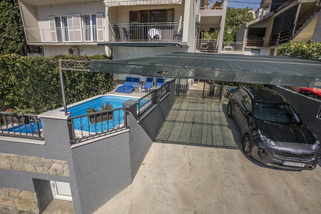 Holiday Home Petra Podstrana Bagian luar foto