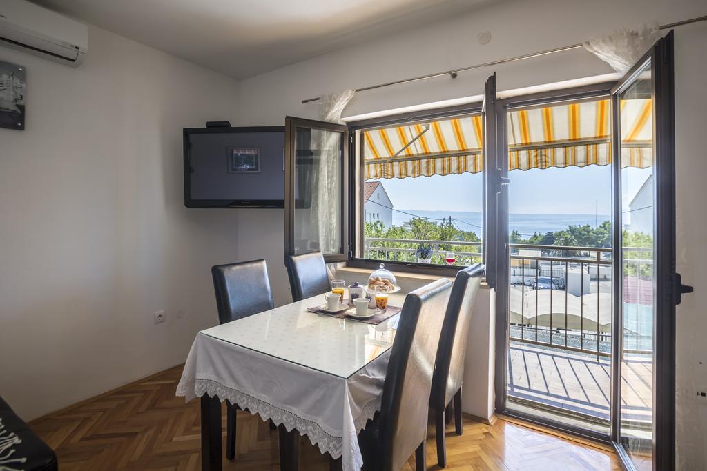 Holiday Home Petra Podstrana Bagian luar foto