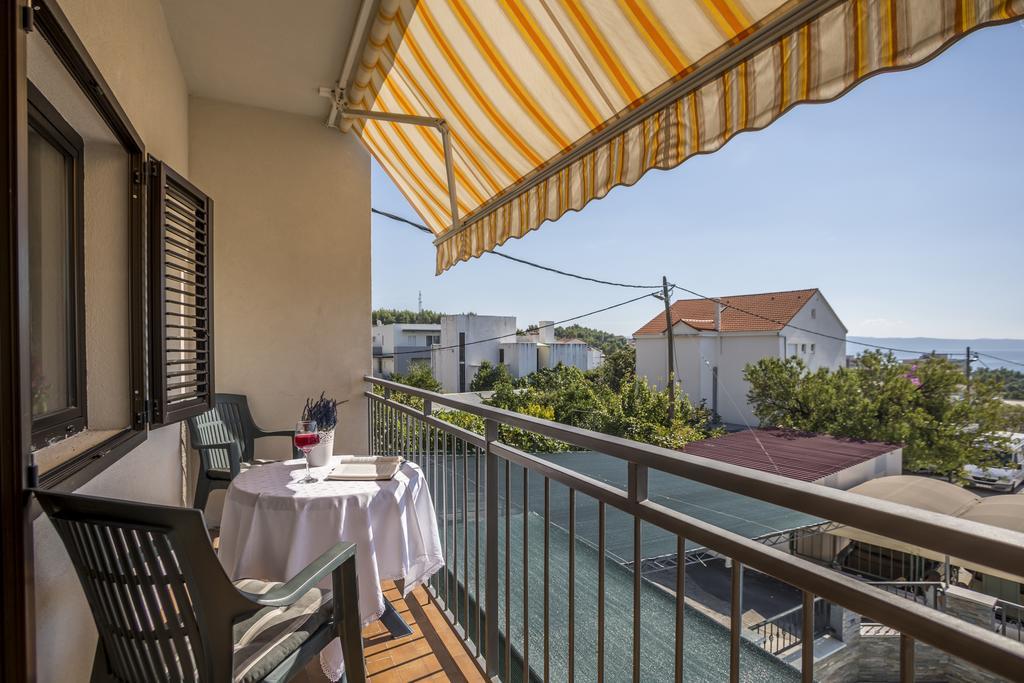 Holiday Home Petra Podstrana Bagian luar foto