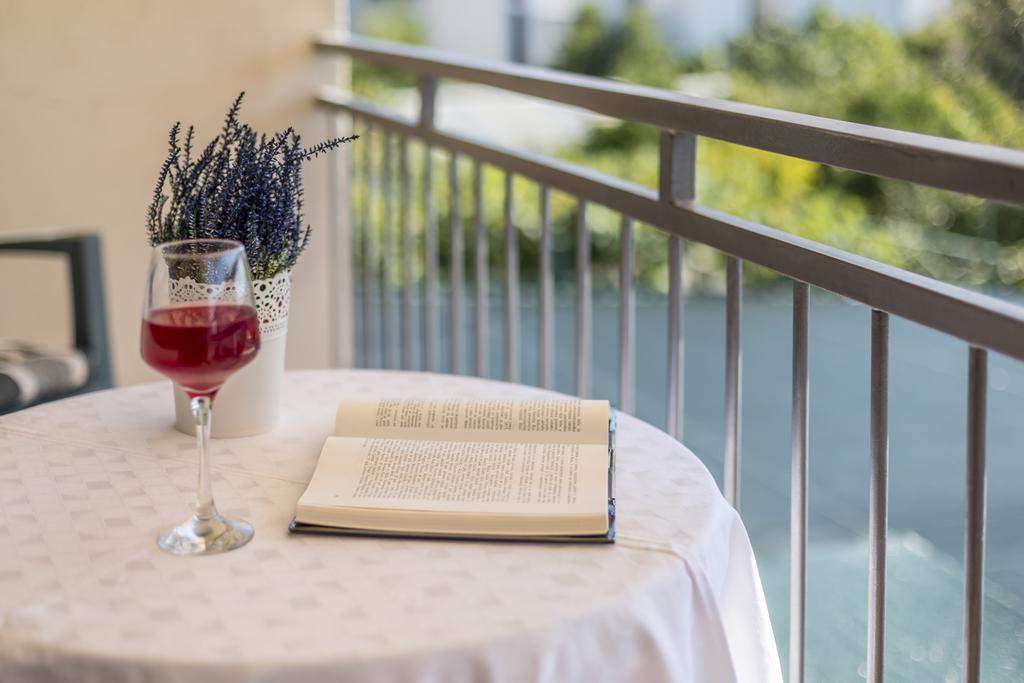 Holiday Home Petra Podstrana Bagian luar foto