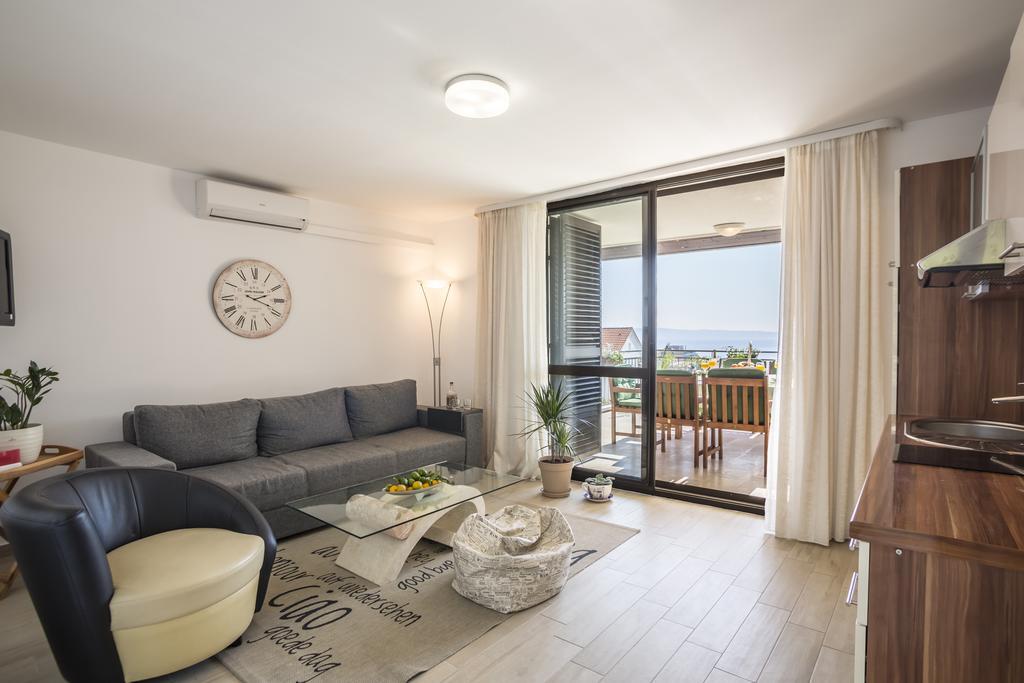 Holiday Home Petra Podstrana Bagian luar foto
