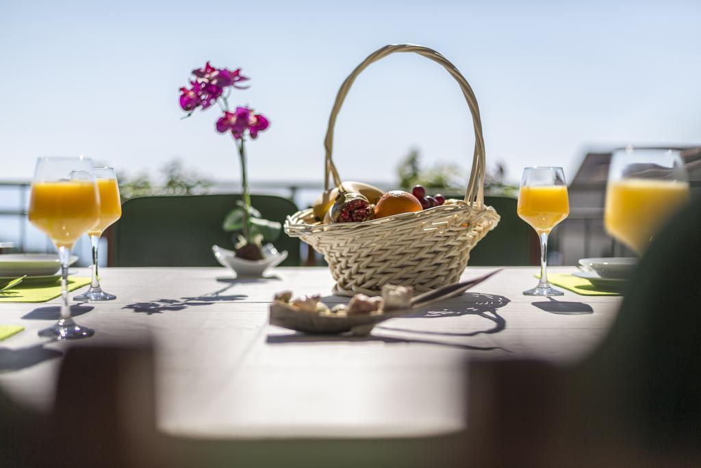 Holiday Home Petra Podstrana Bagian luar foto